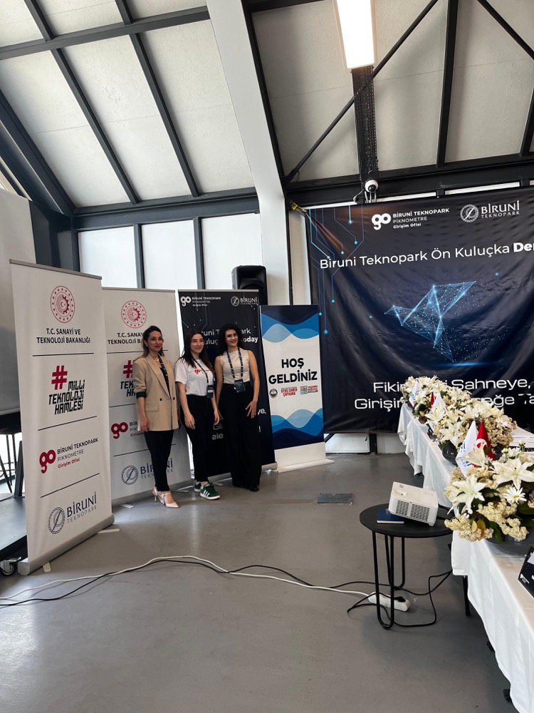 Finalists on stage at Biruni Teknopark Demo Day