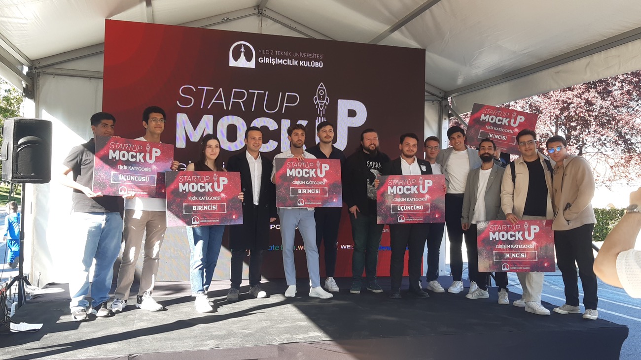 The BIOYOS team with other finalists at the YTÜ Startup MockUp Competition